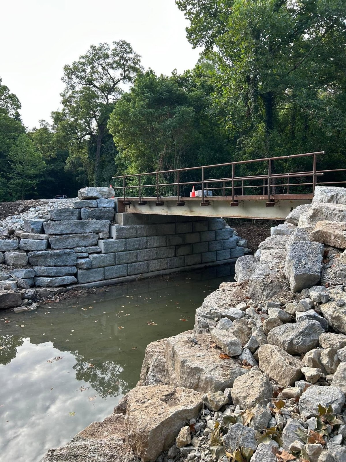 Retaining wall build
